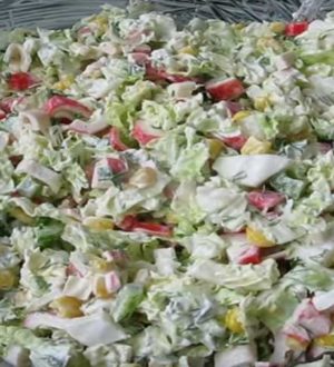 Рецепт крабового салата из пекинской капусты с кукурузой