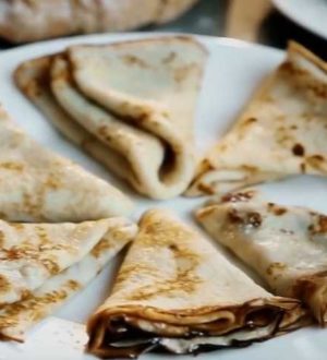 Пошаговый рецепт тонких вкусных блинов на кефире с кипятком