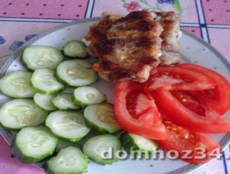 Вкусные рулеты из бекона с грибами в духовке